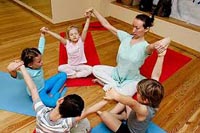Детская йога — начинаем с пеленок